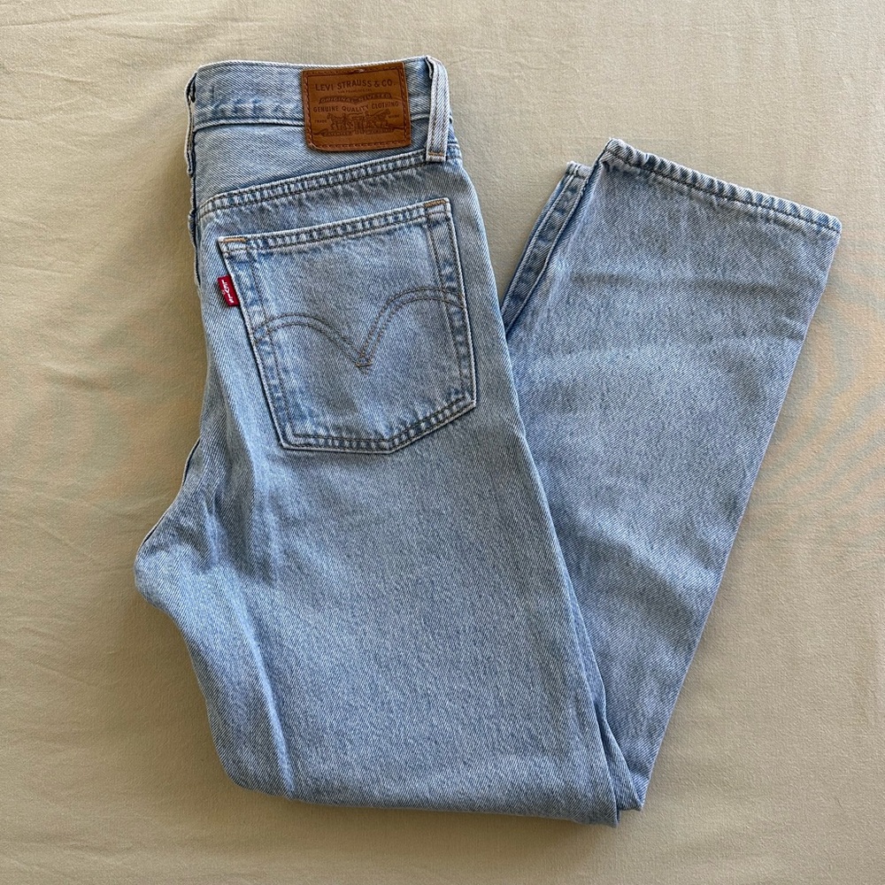 Levi’s Straight Wedgie Pants 24